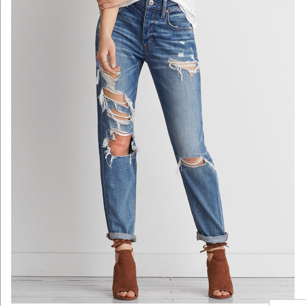 Ripped boyfriend American Eagle jeans